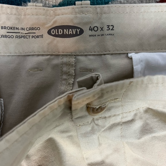 Large Mens Old Navy Broken in Cargo pants size 40 by 32 - Picture 2 of 3